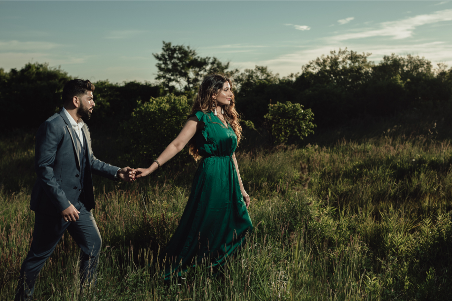 These Pre-Wedding Shoot Pictures At Martha’s Vineyard Capture An Epic Romance In Full Bloom