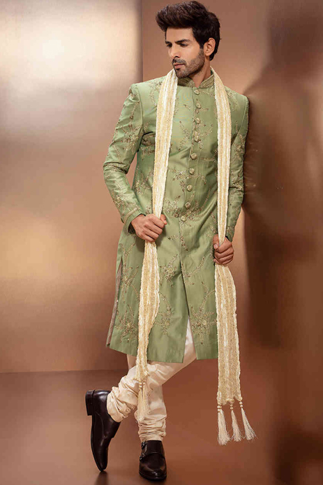 6 Coordinated Wedding Looks from Manyavar for Millennial Couples