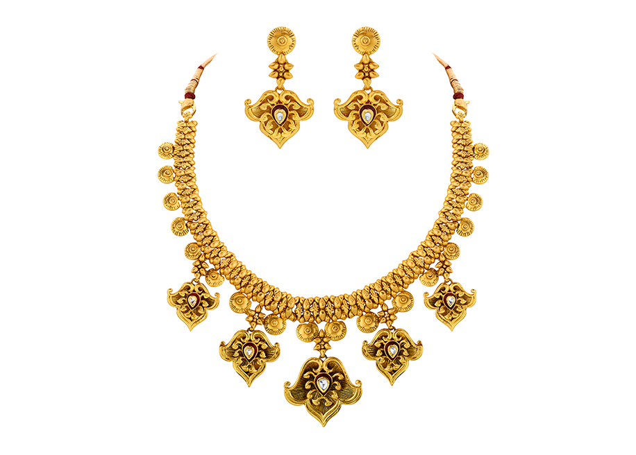 Kundan necklace by Reliance Jewels