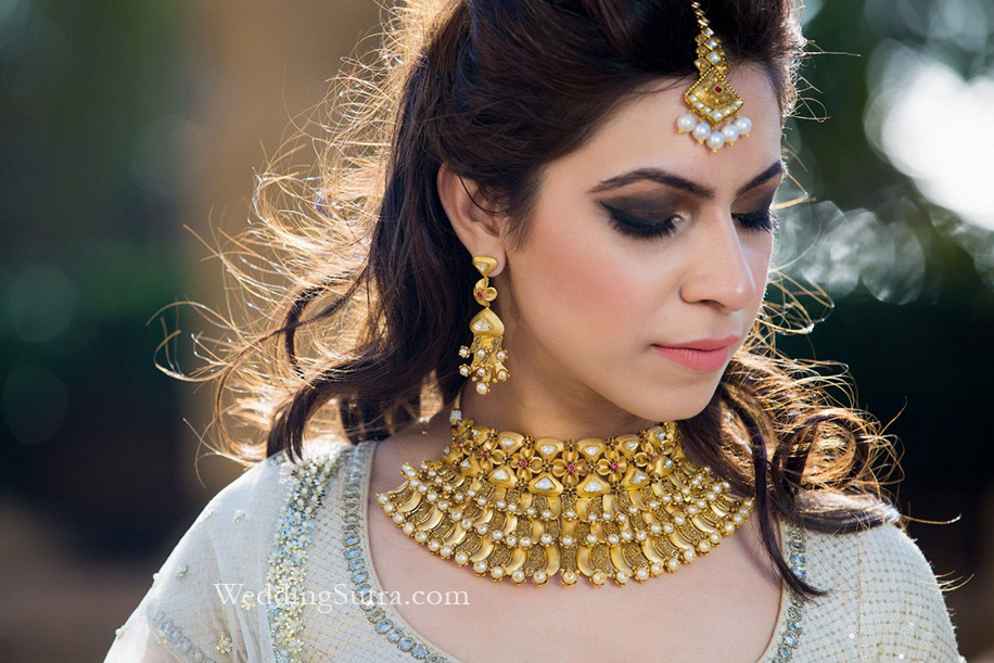 Lakme Absolute Bridal Beauty Trends - Olive Smokey Eyes