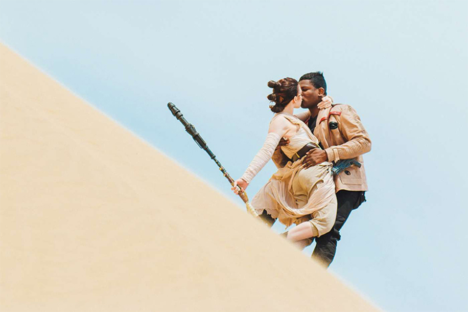 Star Wars-Themed Pre-Wedding Photo Shoots