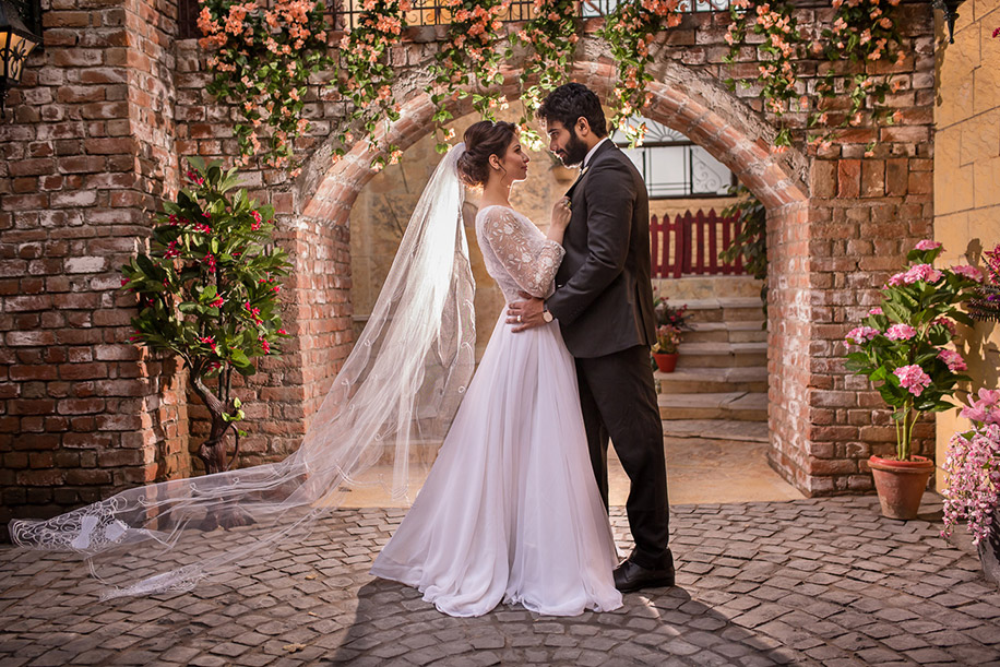 Heena and Dipanshu for a Pre-wedding Photo Shoot at 'The Perfect Location', Faridabad
