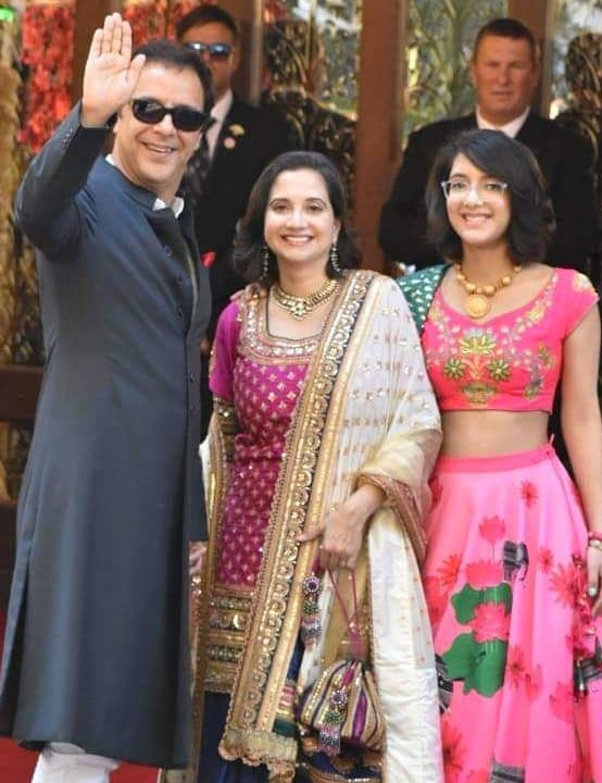 Vidhu Vinod Chopra and Family at Isha Ambani's Wedding
